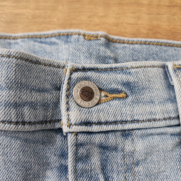 Levi's Silver Tab Mom Jean Womens Sz 29 Blue Light Wash High Waisted Tapered - Picture 6 of 16